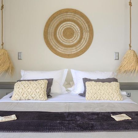 Iliades Luxury Boutique Suites Batsíon Extérieur photo