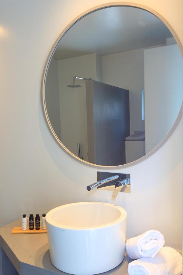 Iliades Luxury Boutique Suites Batsíon Extérieur photo