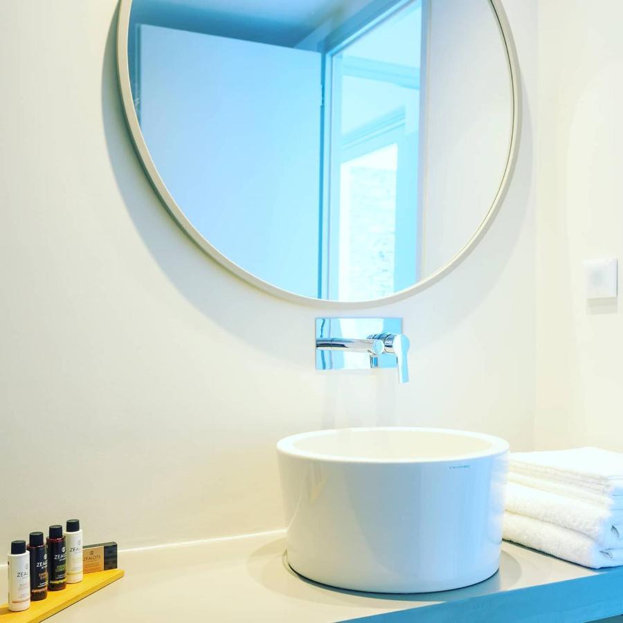 Iliades Luxury Boutique Suites Batsíon Extérieur photo