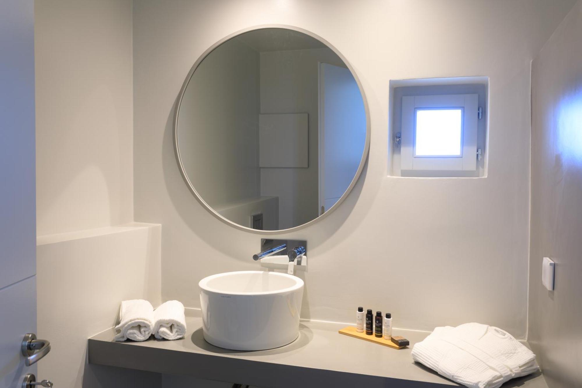 Iliades Luxury Boutique Suites Batsíon Chambre photo